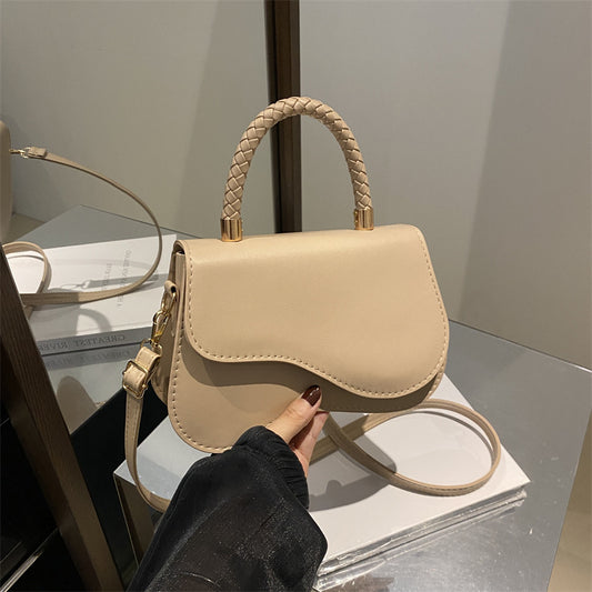 Sac à bandoulière texturé à fermeture magnétique portable