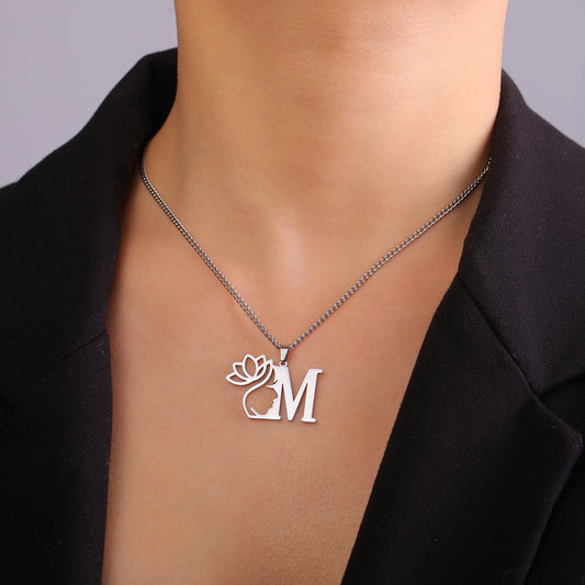 Collier décontracté en acier inoxydable avec lettres