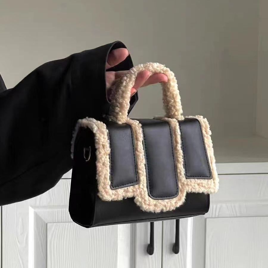 Sac bandoulière portable et tendance en laine d'agneau