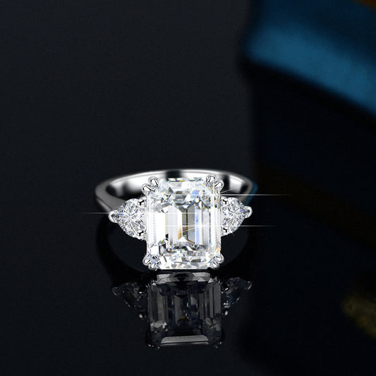 Bague rectangulaire en émeraude de forme spéciale incrustée de luxe S925